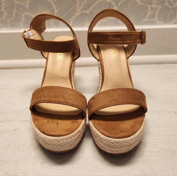 Vicki Vicki Wedge Sandals - Picture 4 of 5
